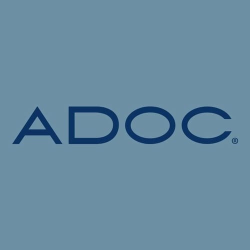 Logo de Adoc
